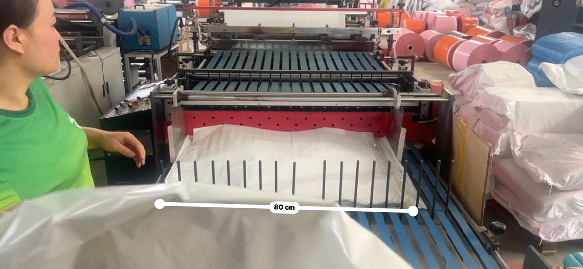 Khu máy cắt hàn tại xưởng sản xuất túi niêm phong 3TH ở Đan Phượng, Hà Nội